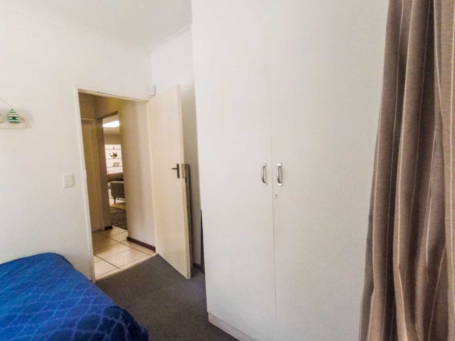 To Let 4 Bedroom Property for Rent in Rondebosch Park Estate Western Cape